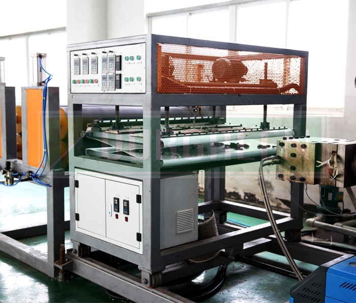 擠塑板設(shè)備